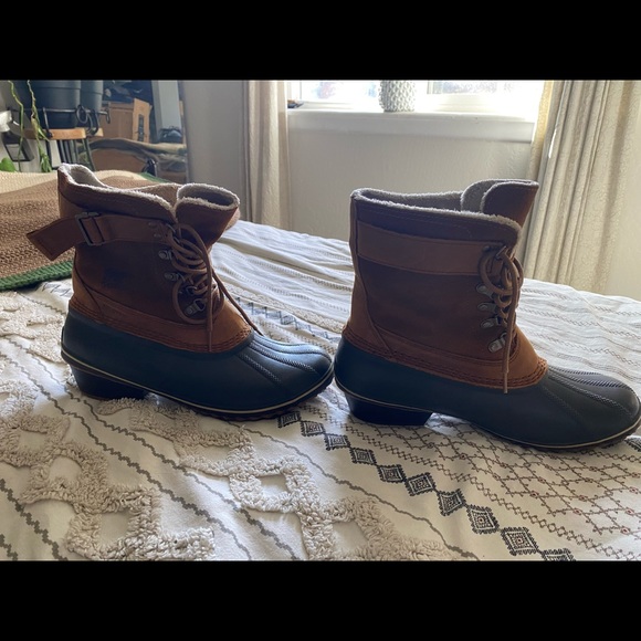 Women’s Sorel Boots - Picture 2 of 5
